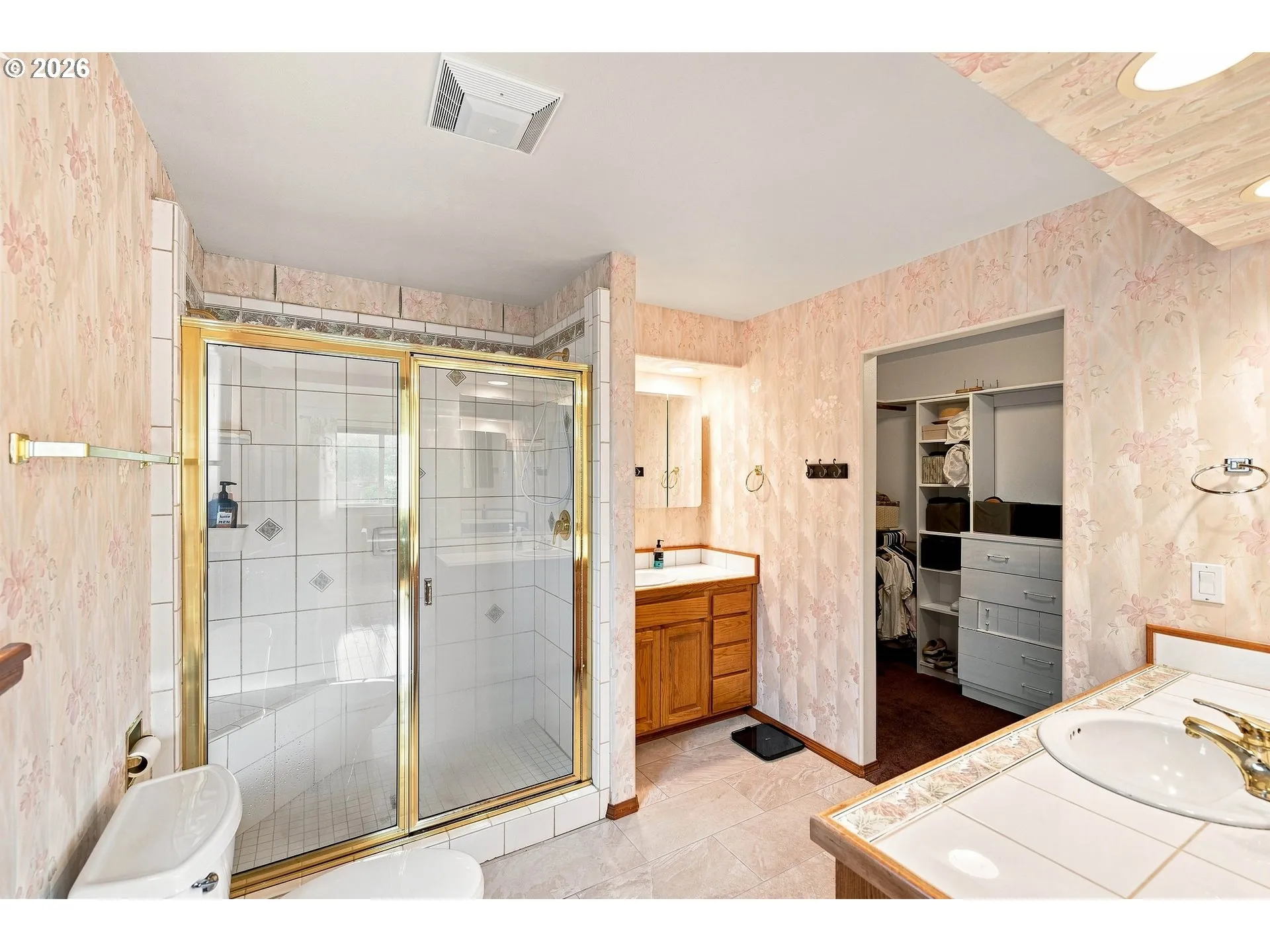 Primary Bedroom-Attached Bathroom