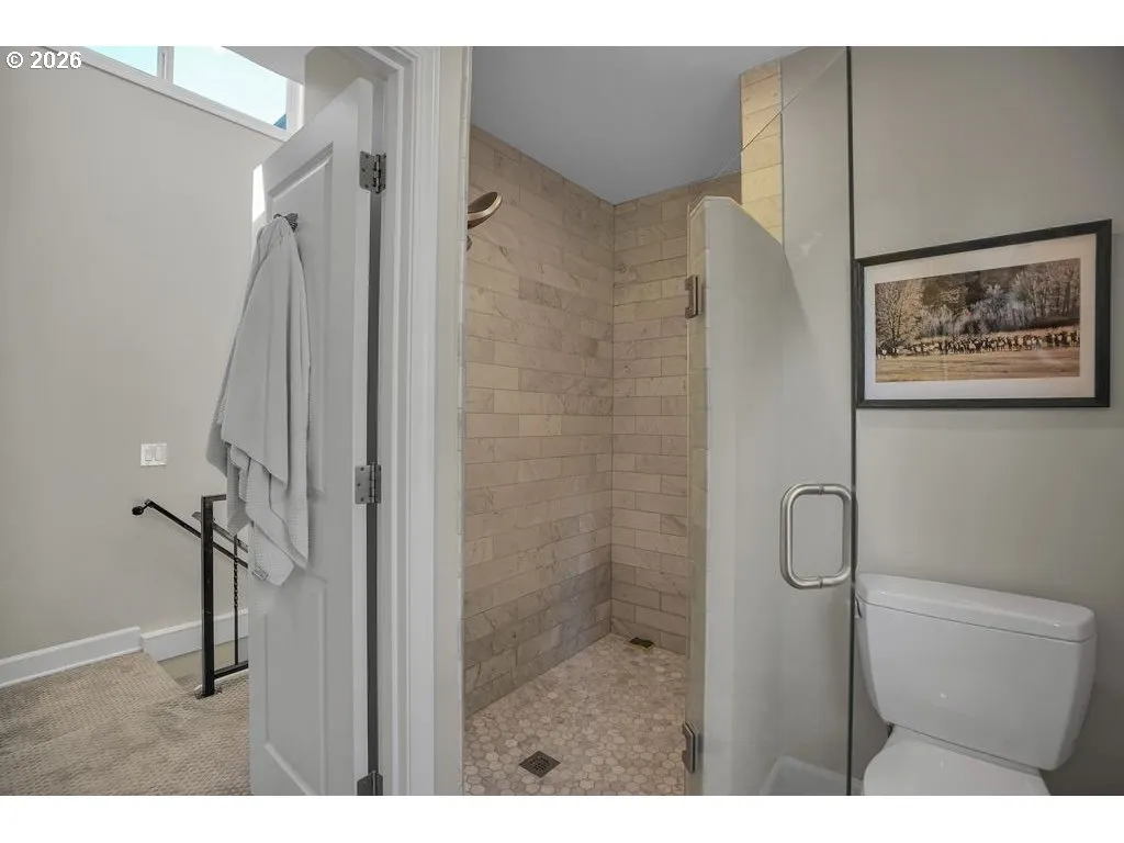 Bathroom-Upper