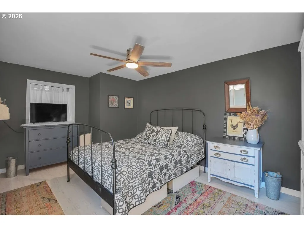 Studio-Ceiling Fan