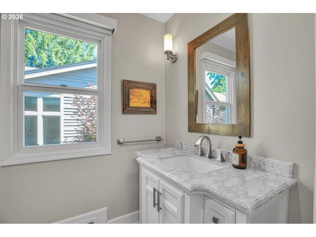 Bathroom-Upper