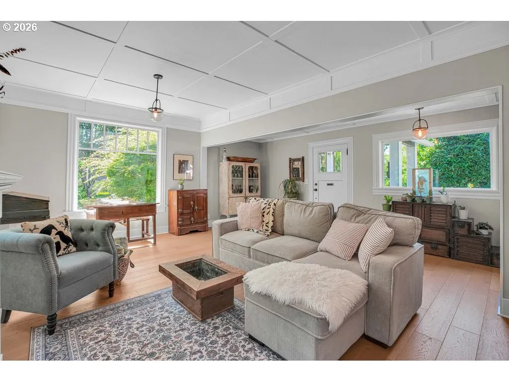 Living Room-Ceiling Fan