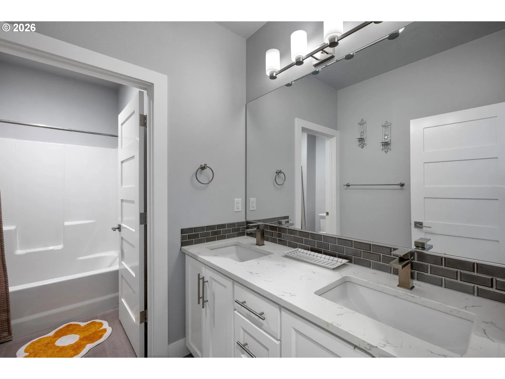 Bathroom-Upper