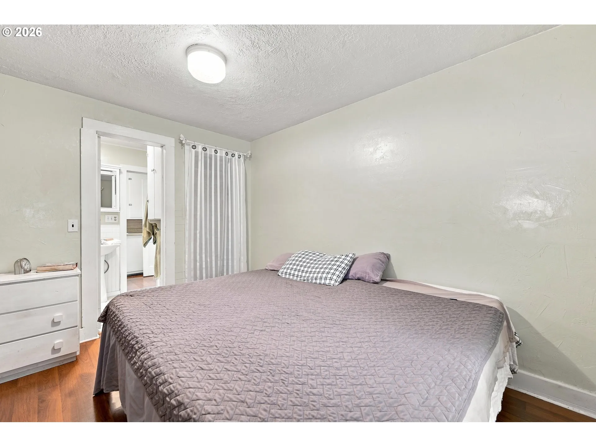 Bedroom, Primary