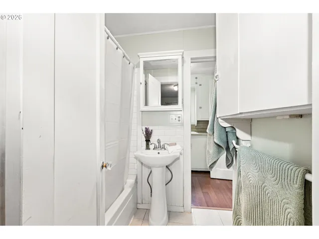 Bathroom, Attached