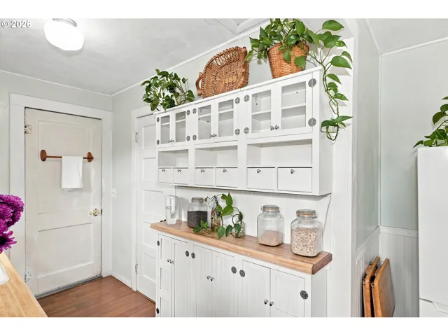 Built-In Cabinets