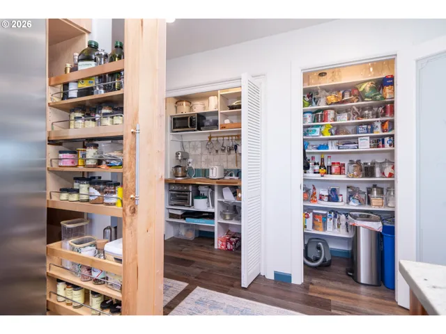 Butler's Pantry-Main