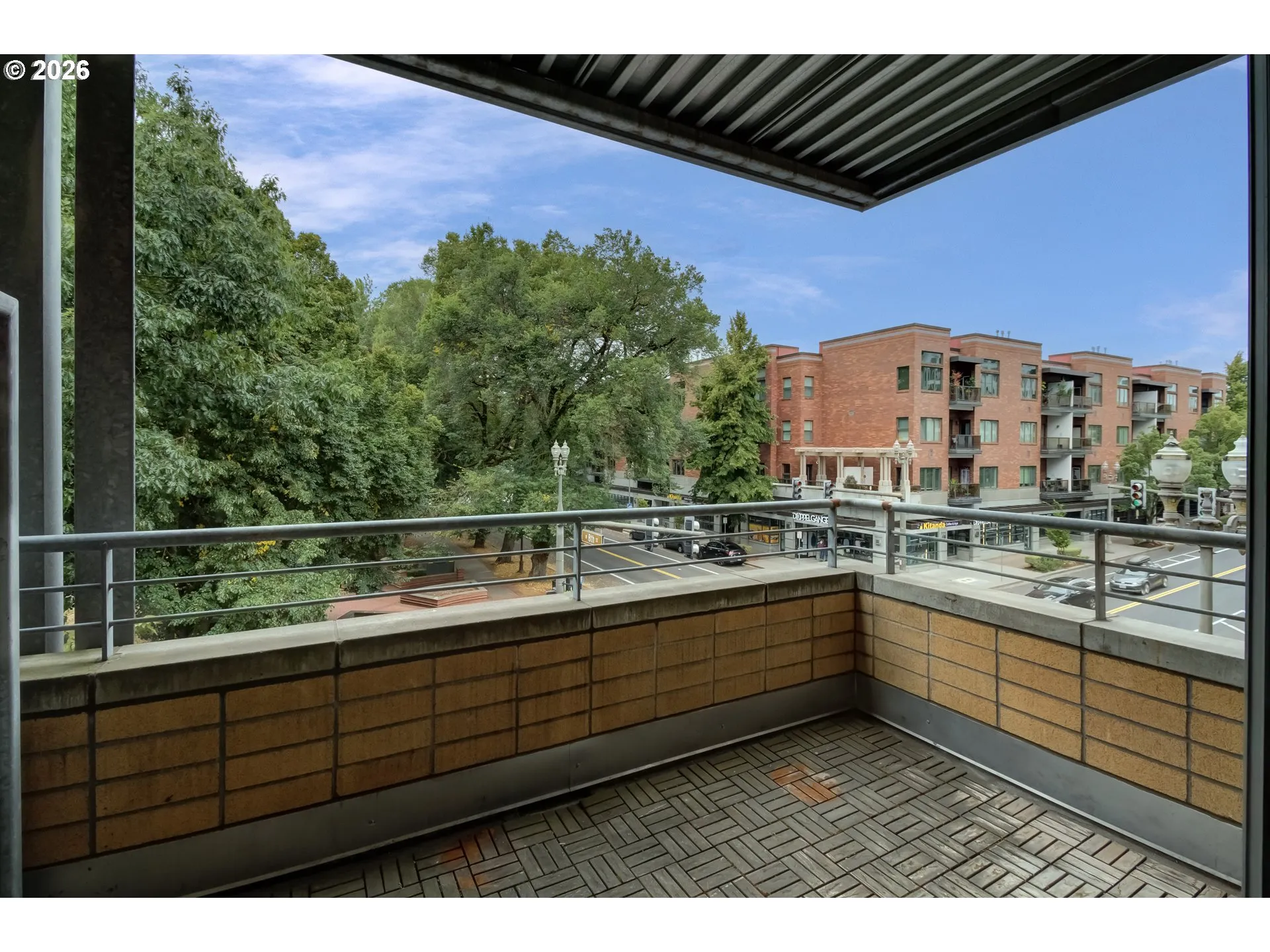 Balcony-Covered