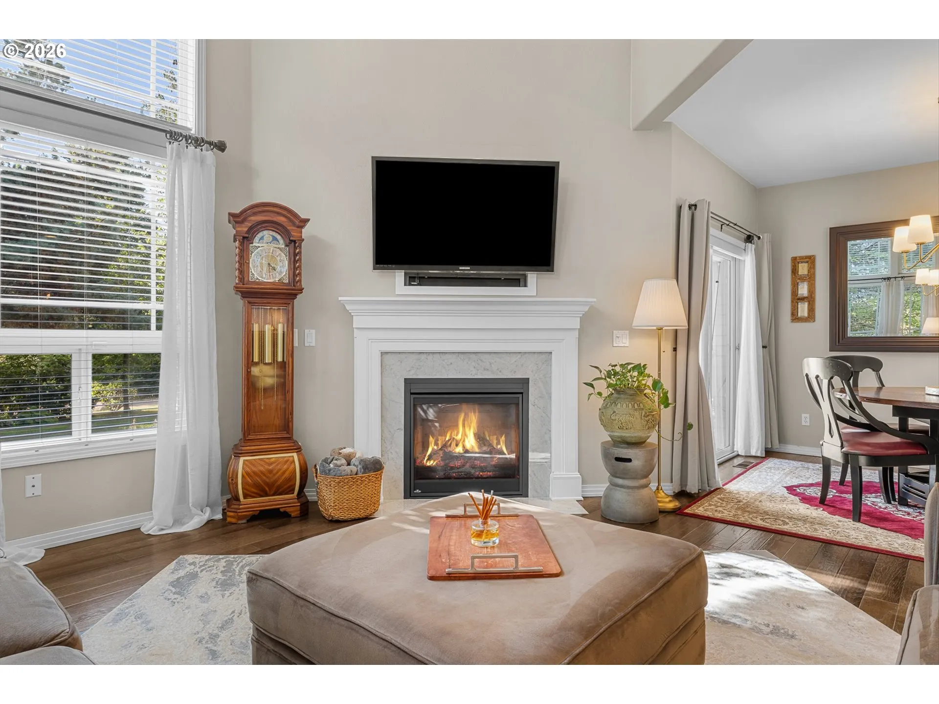 Living Room-Fireplace