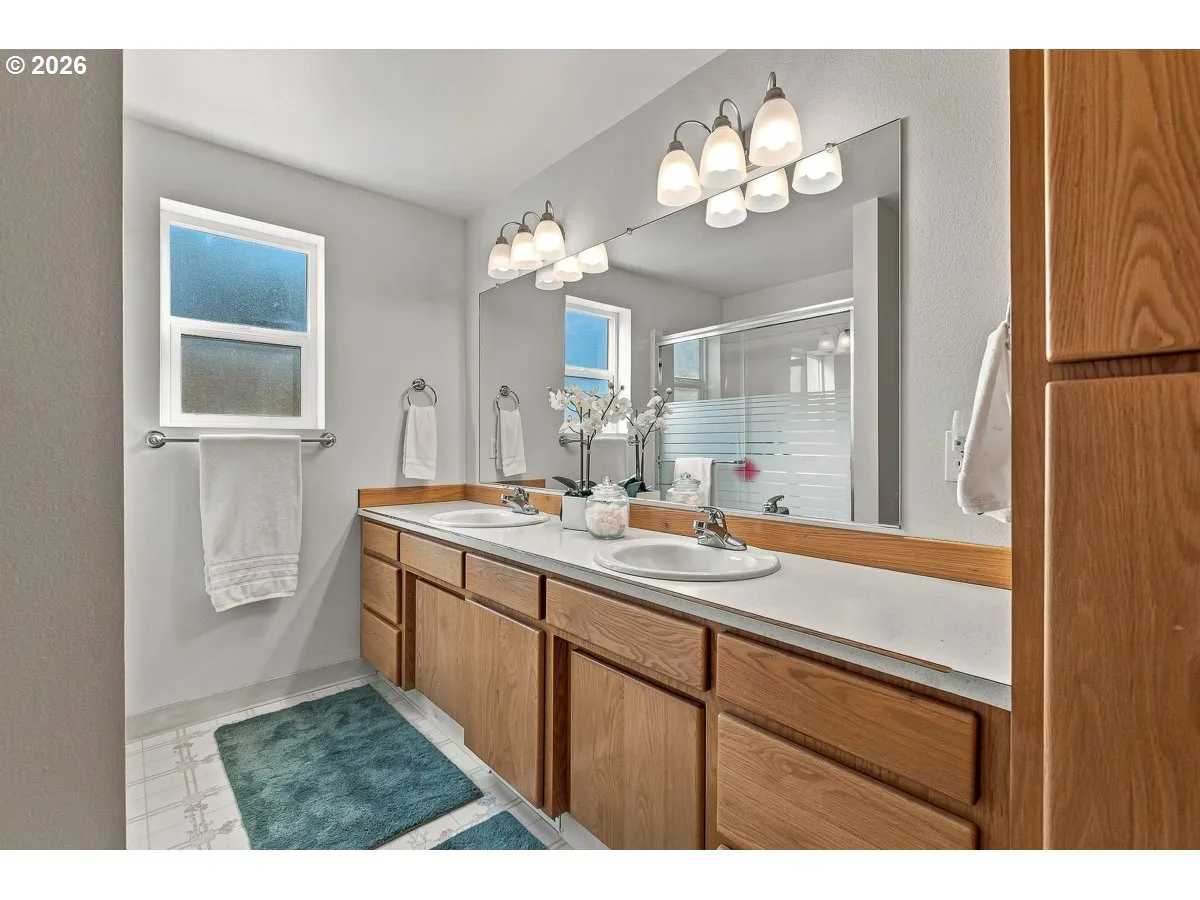 Bathroom, Attached-Double Sinks