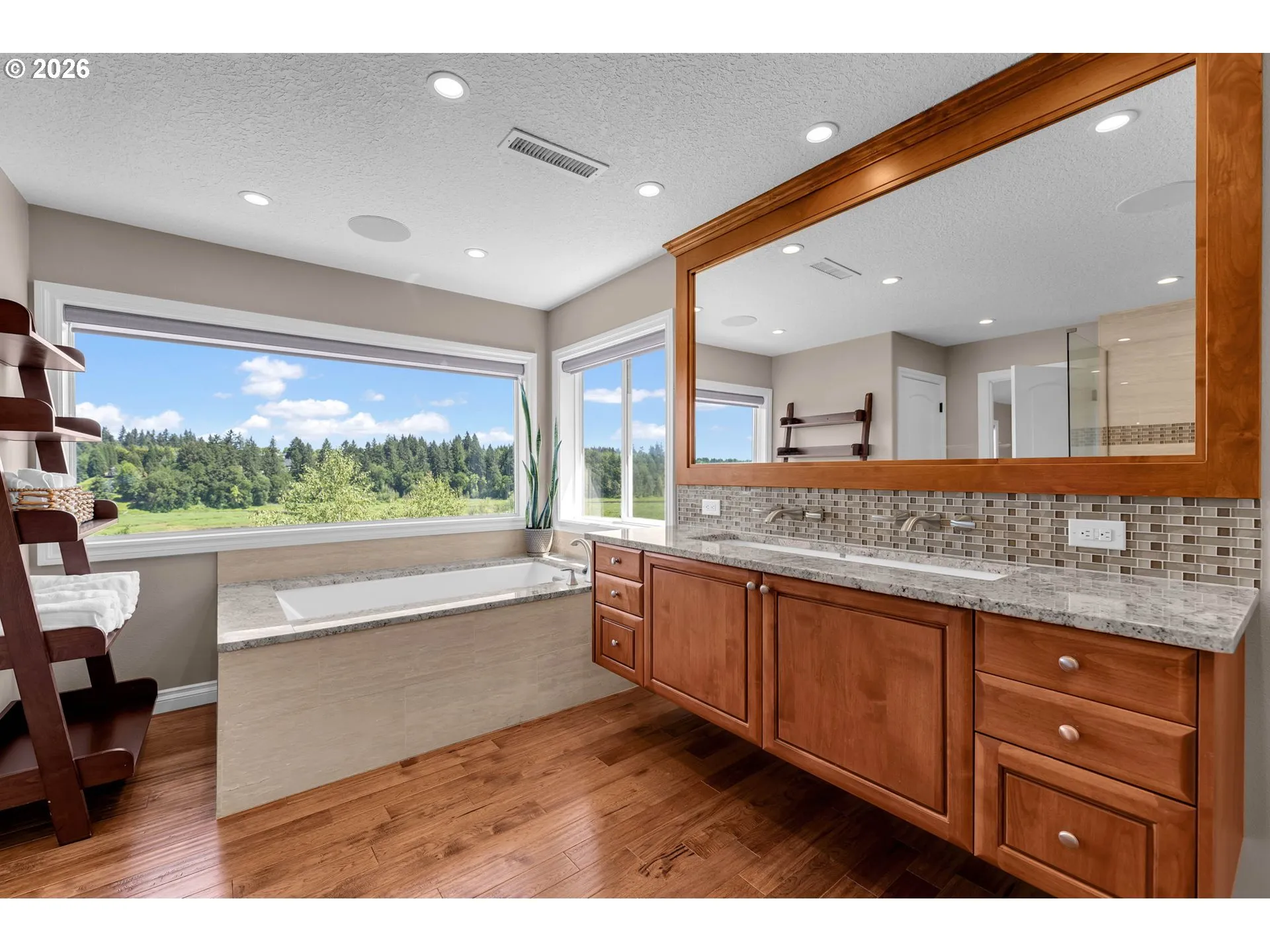 En Suite Bathroom-Upper