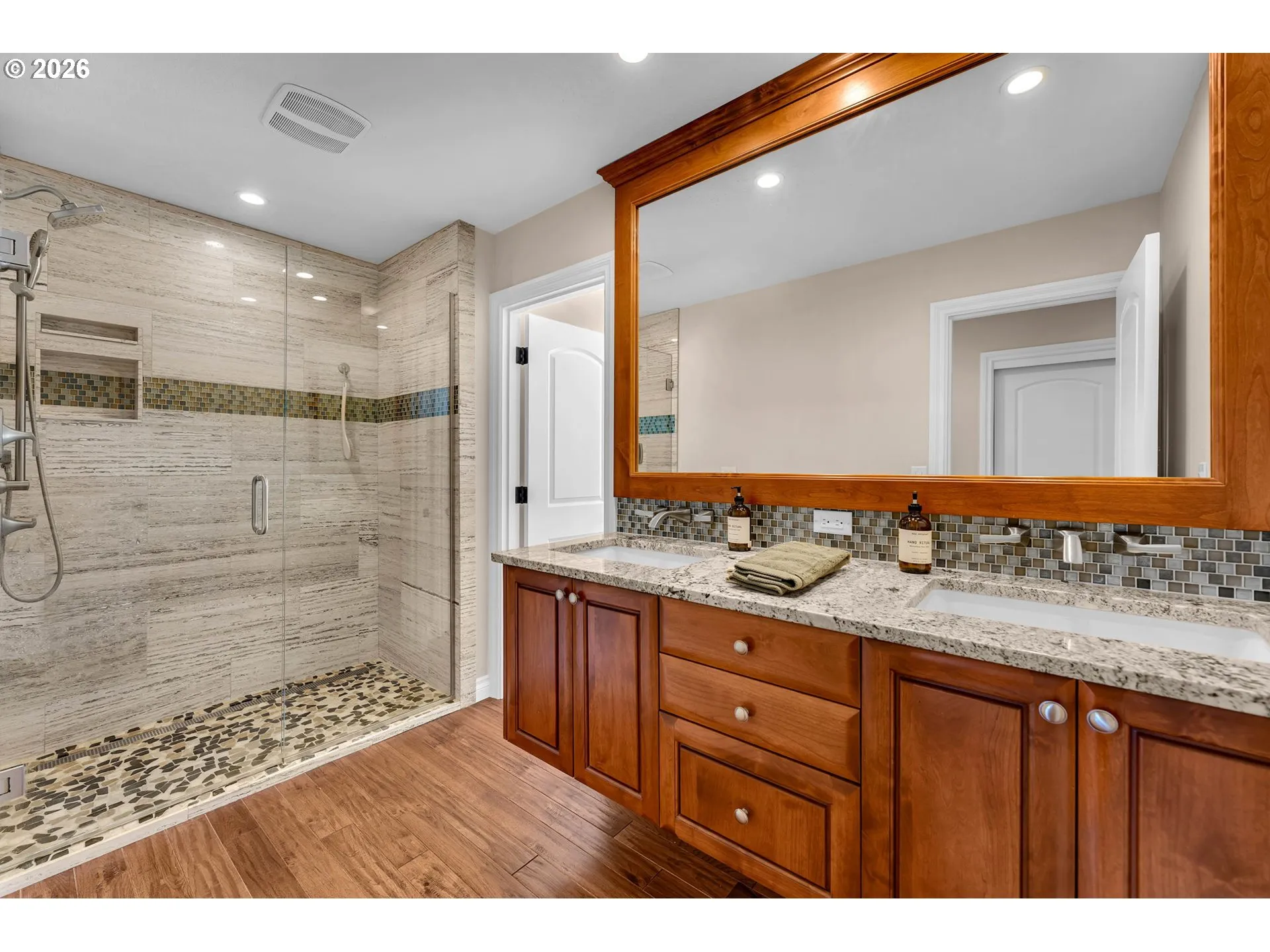 Bathroom-Upper