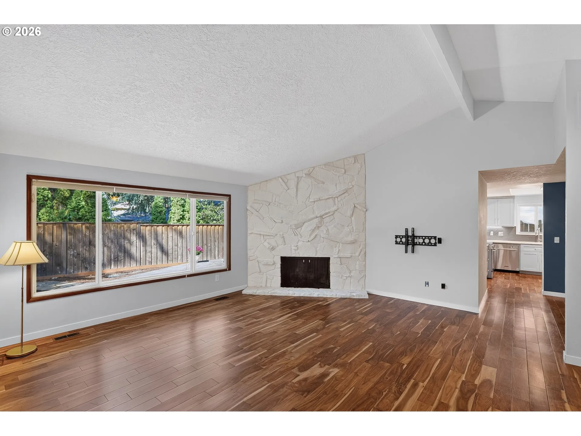 Living Room-Vaulted Ceilings