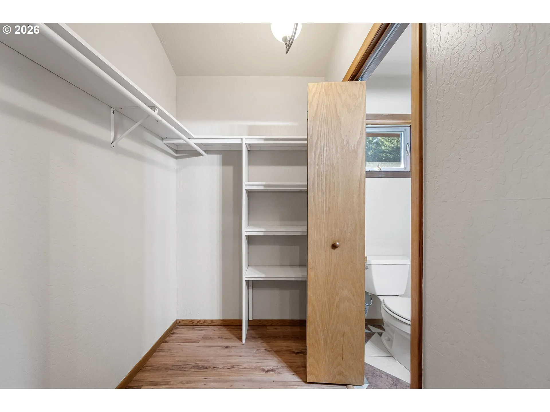 Bedroom, Owner's Suite-Walk-In Closet