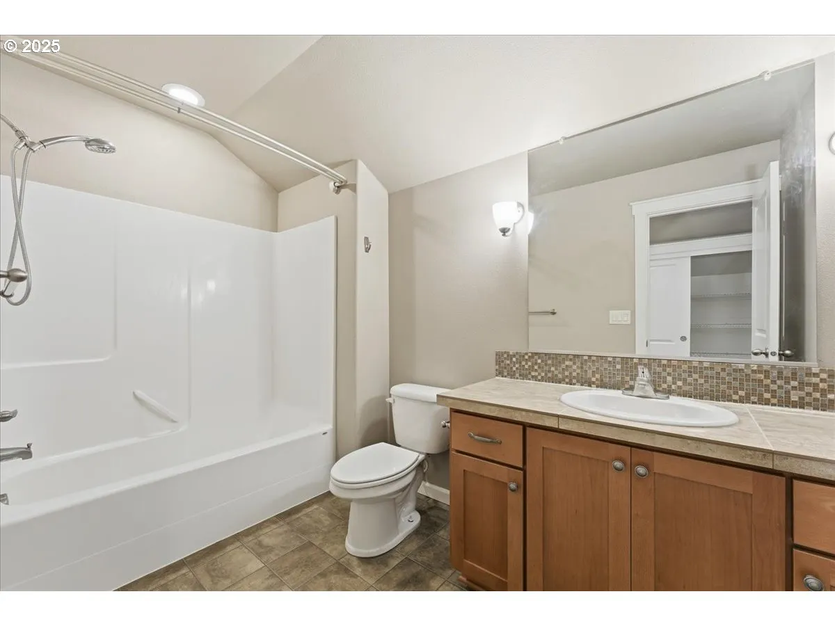 Bathroom-Upper