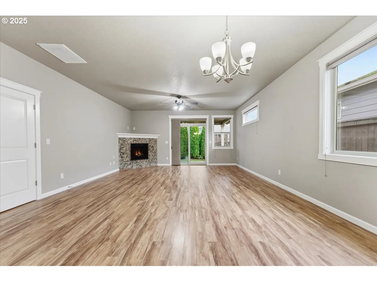 Living Room/Dining Room