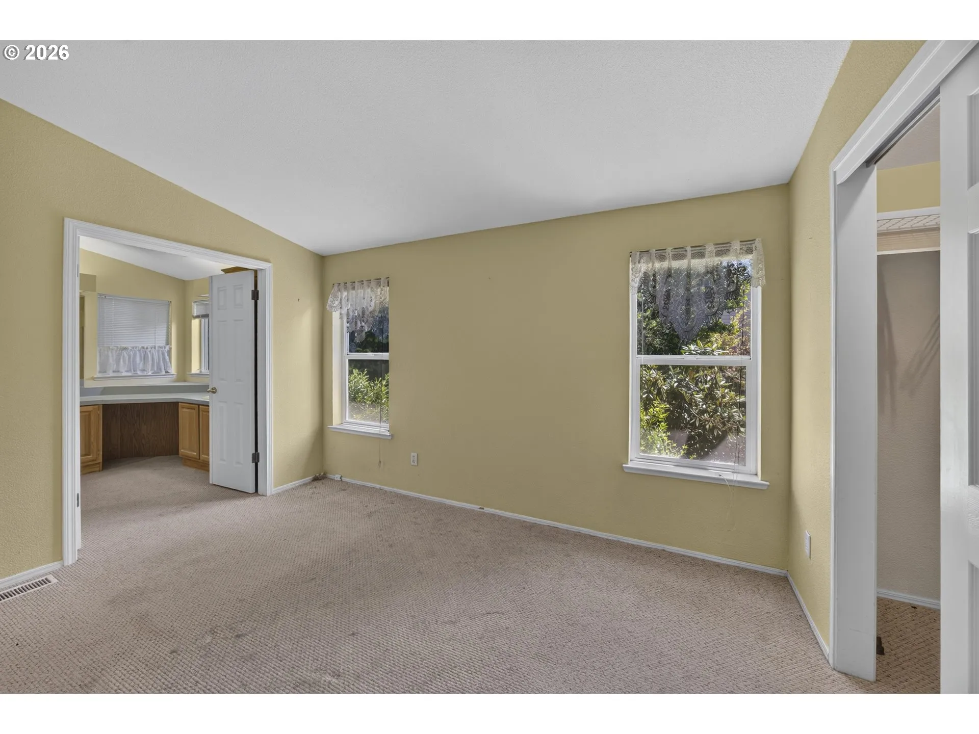 Bedroom, Primary