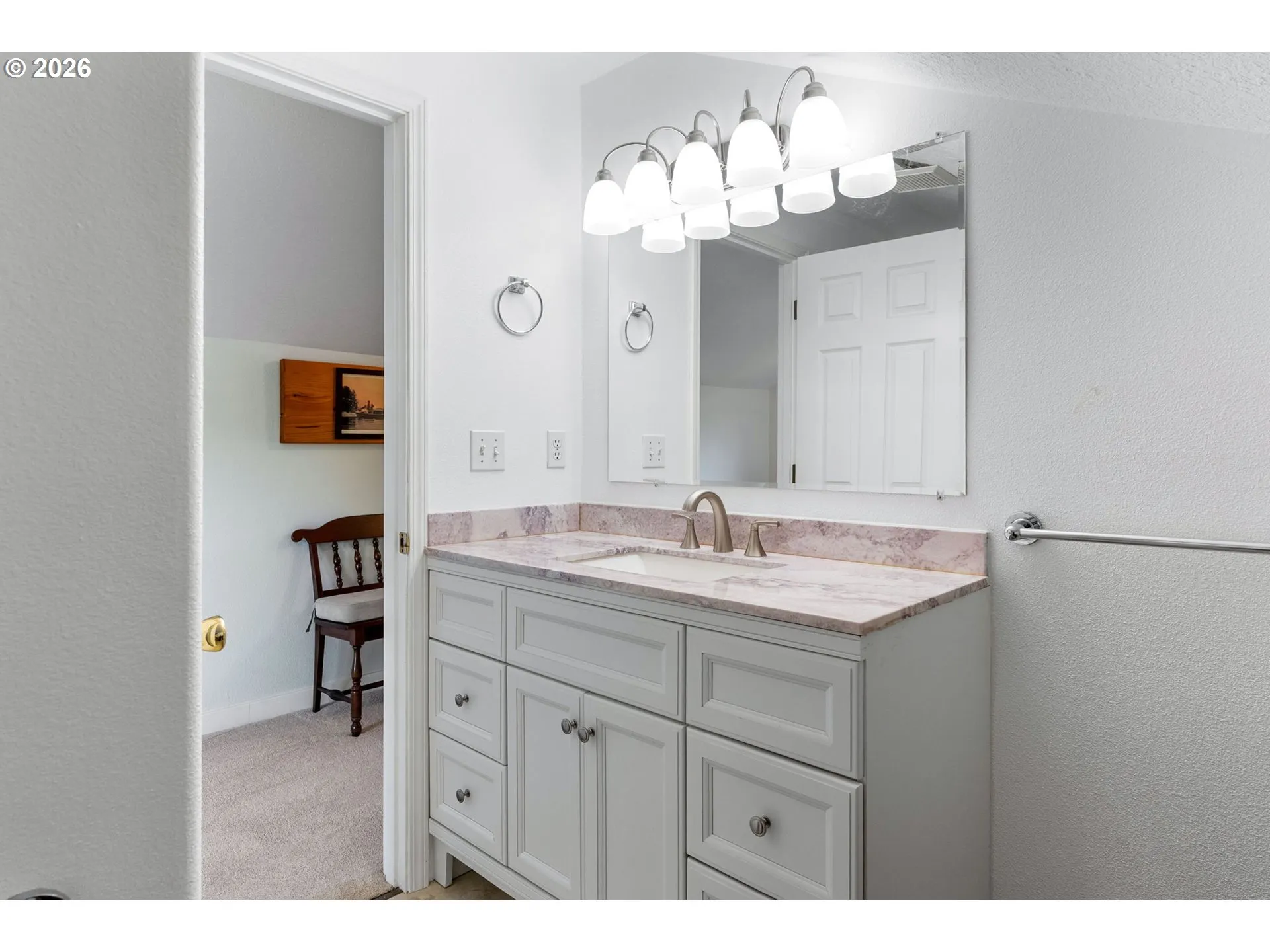 Bathroom, Attached-Upper