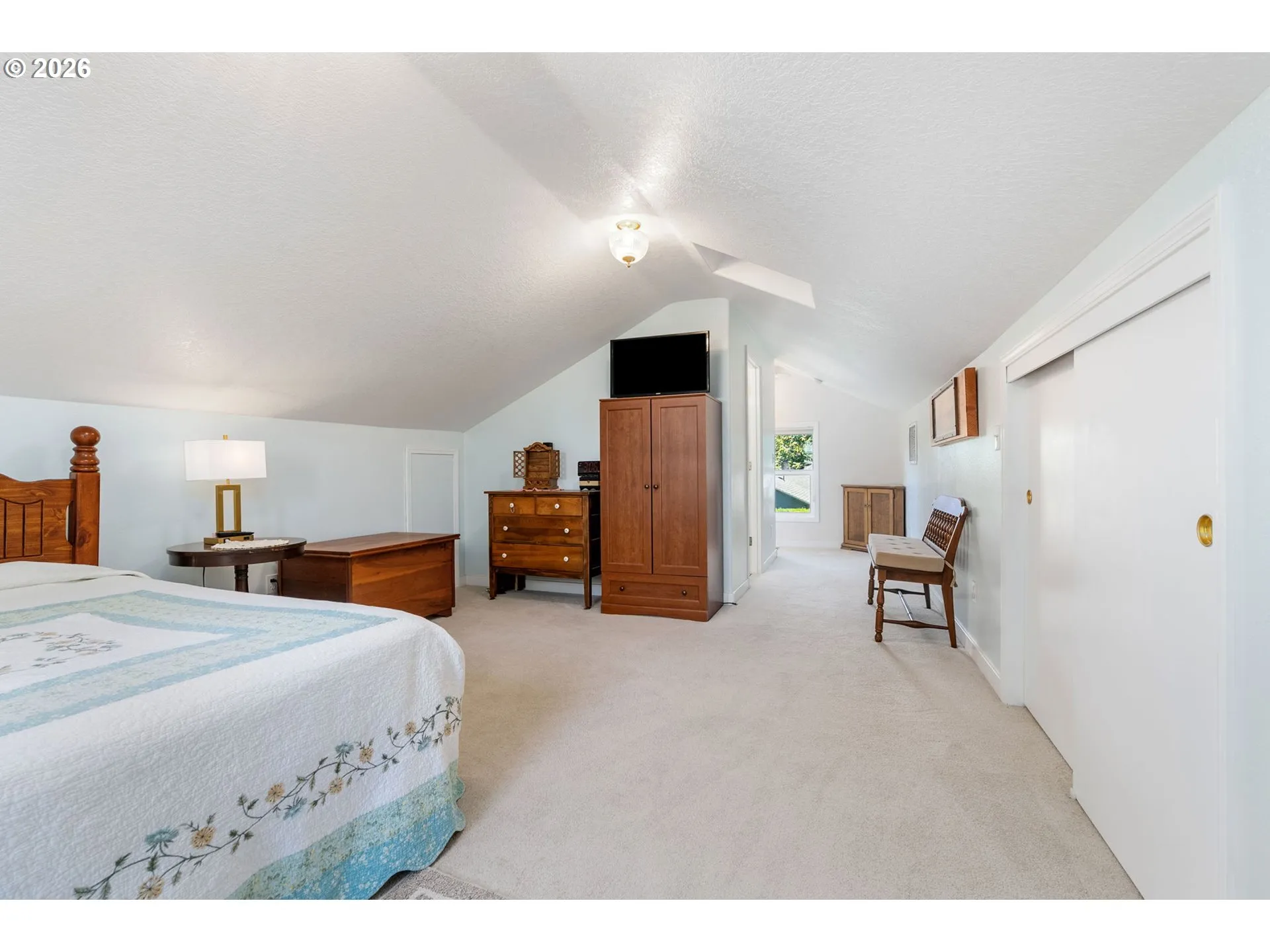 Bedroom, Primary
