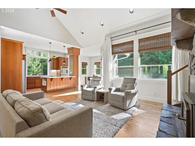 Living Room-Vaulted Ceilings