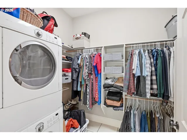 Primary Bedroom-Walk-In Closet
