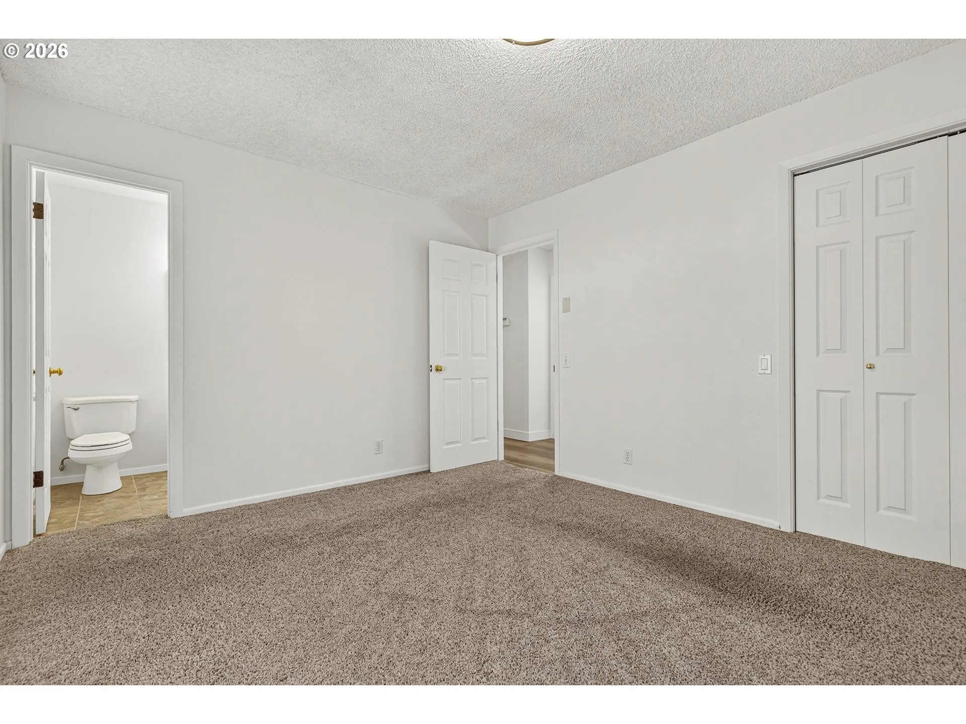 Bedroom, Primary