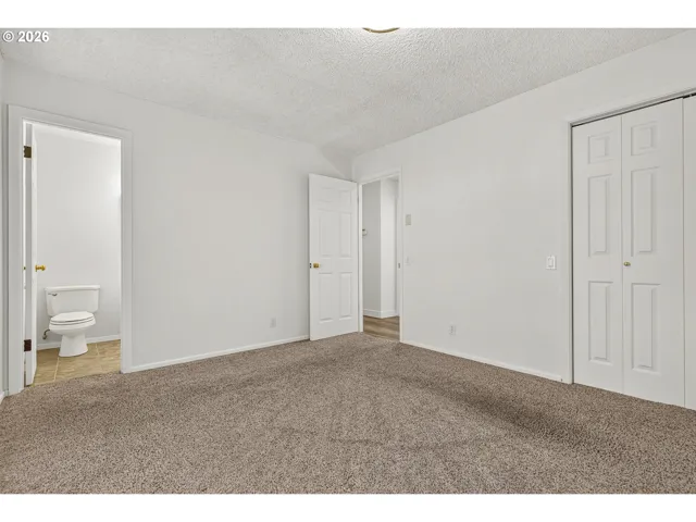 Bedroom, Primary
