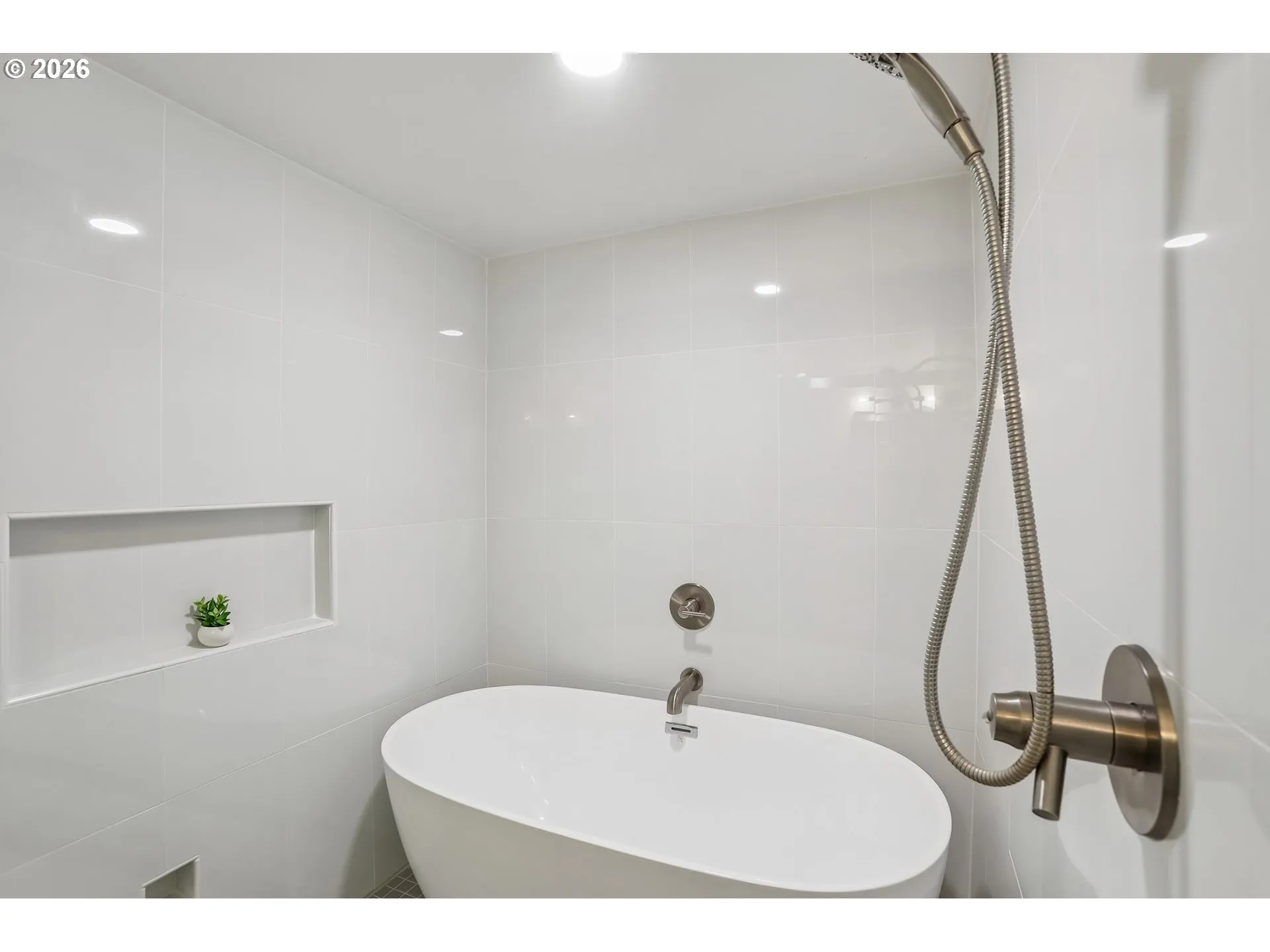 Bathroom, Attached-Garden Tub