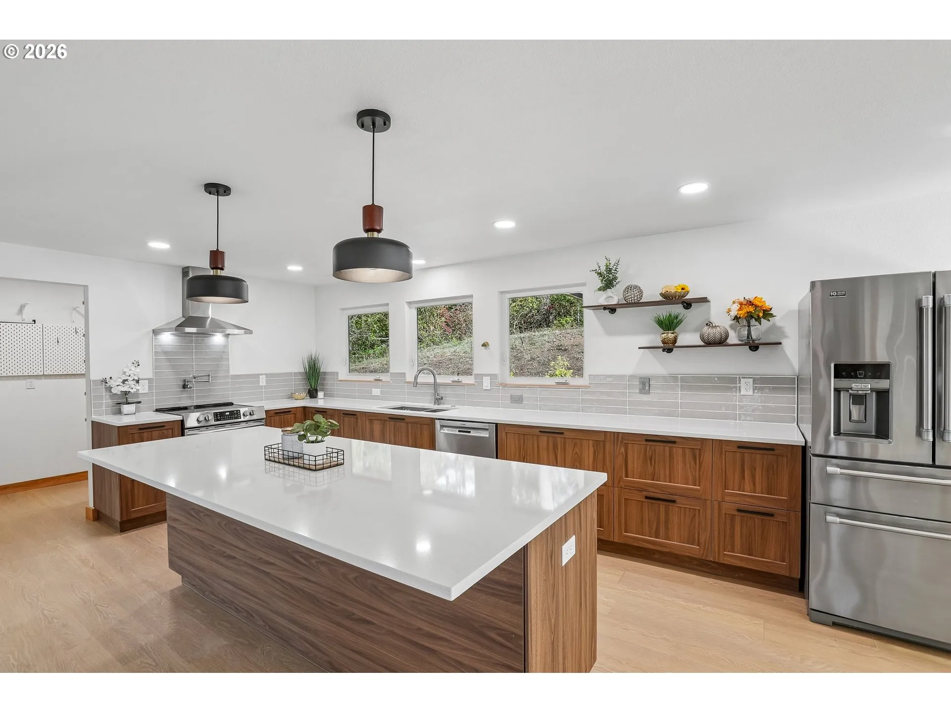 Kitchen-Breakfast Bar