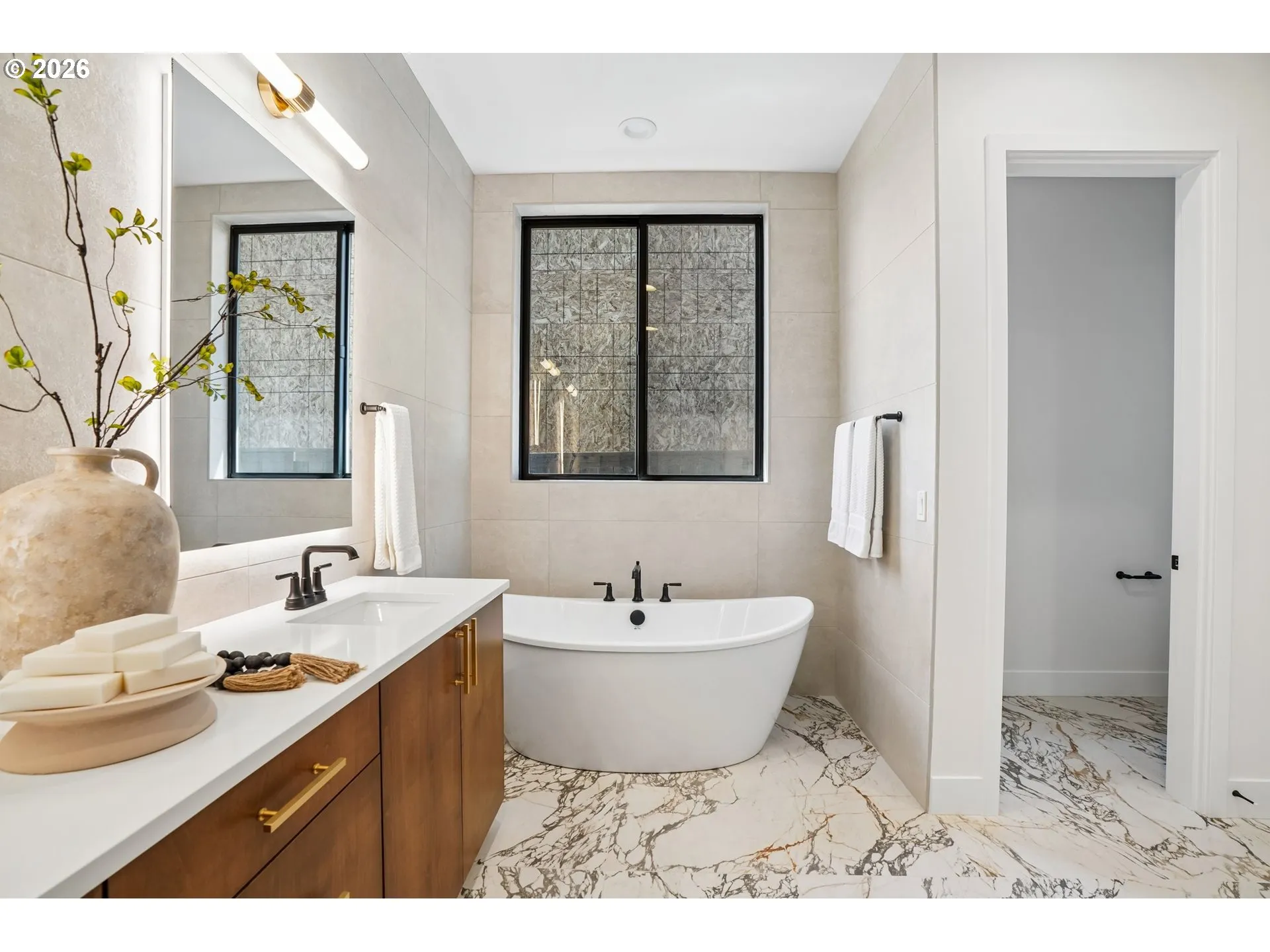 Bathroom, Attached-Main