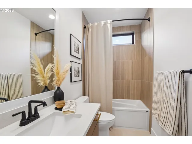 Bathroom-Upper