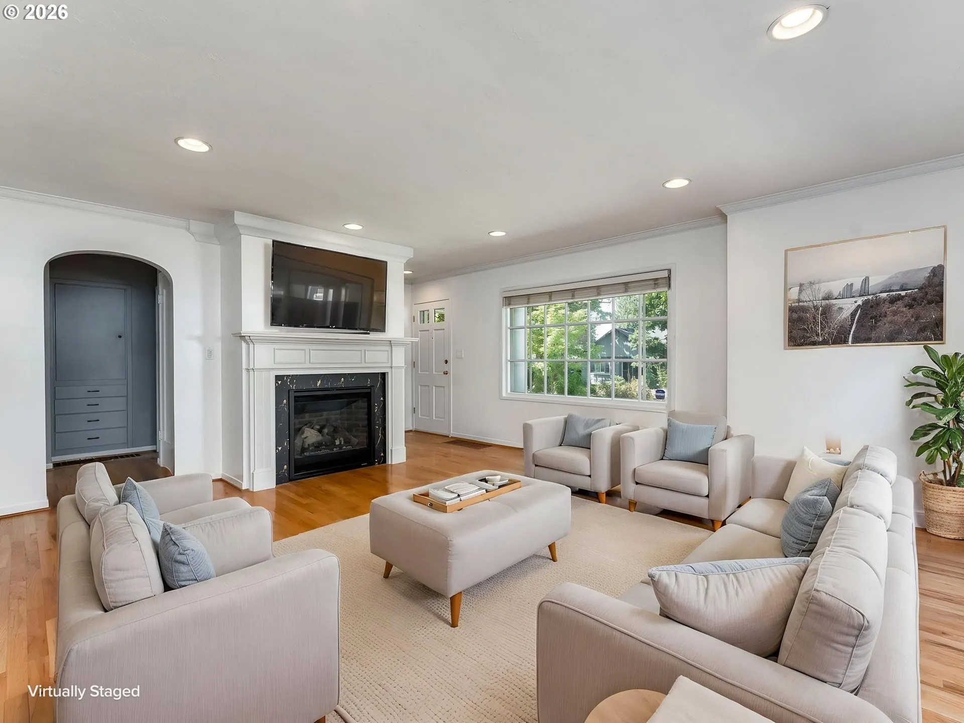 Living Room-Fireplace