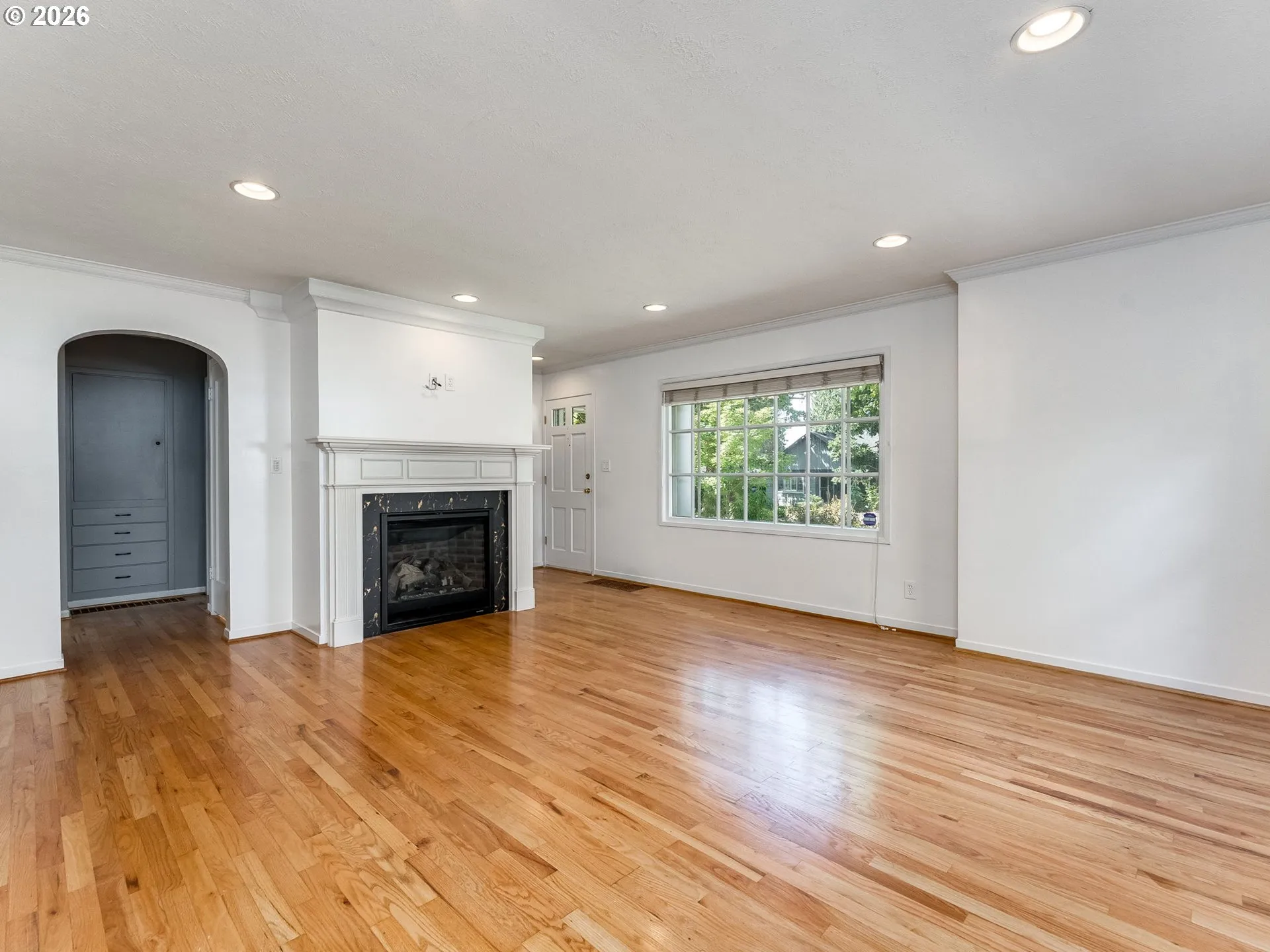 Living Room-Fireplace