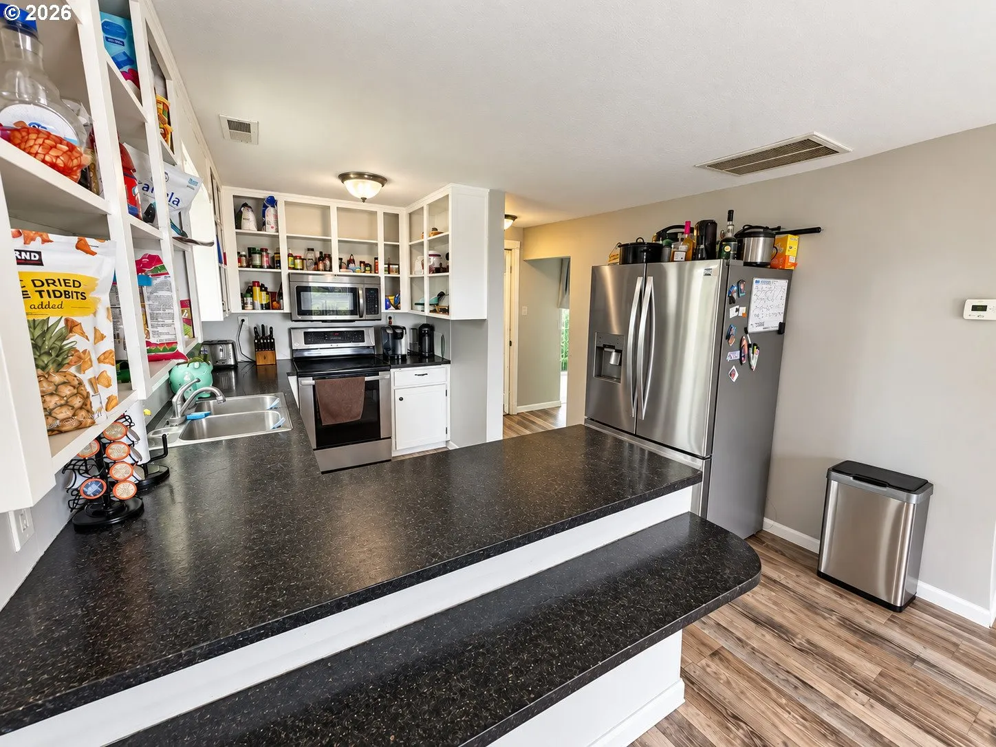 Kitchen-Eating Area