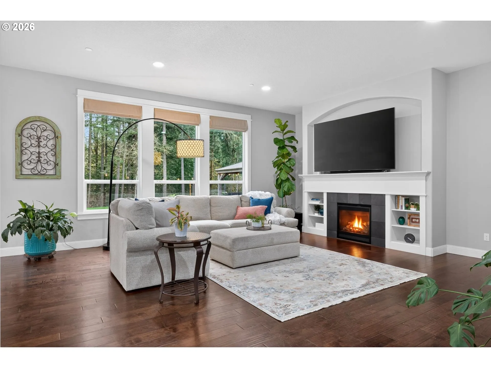 Living Room-Fireplace