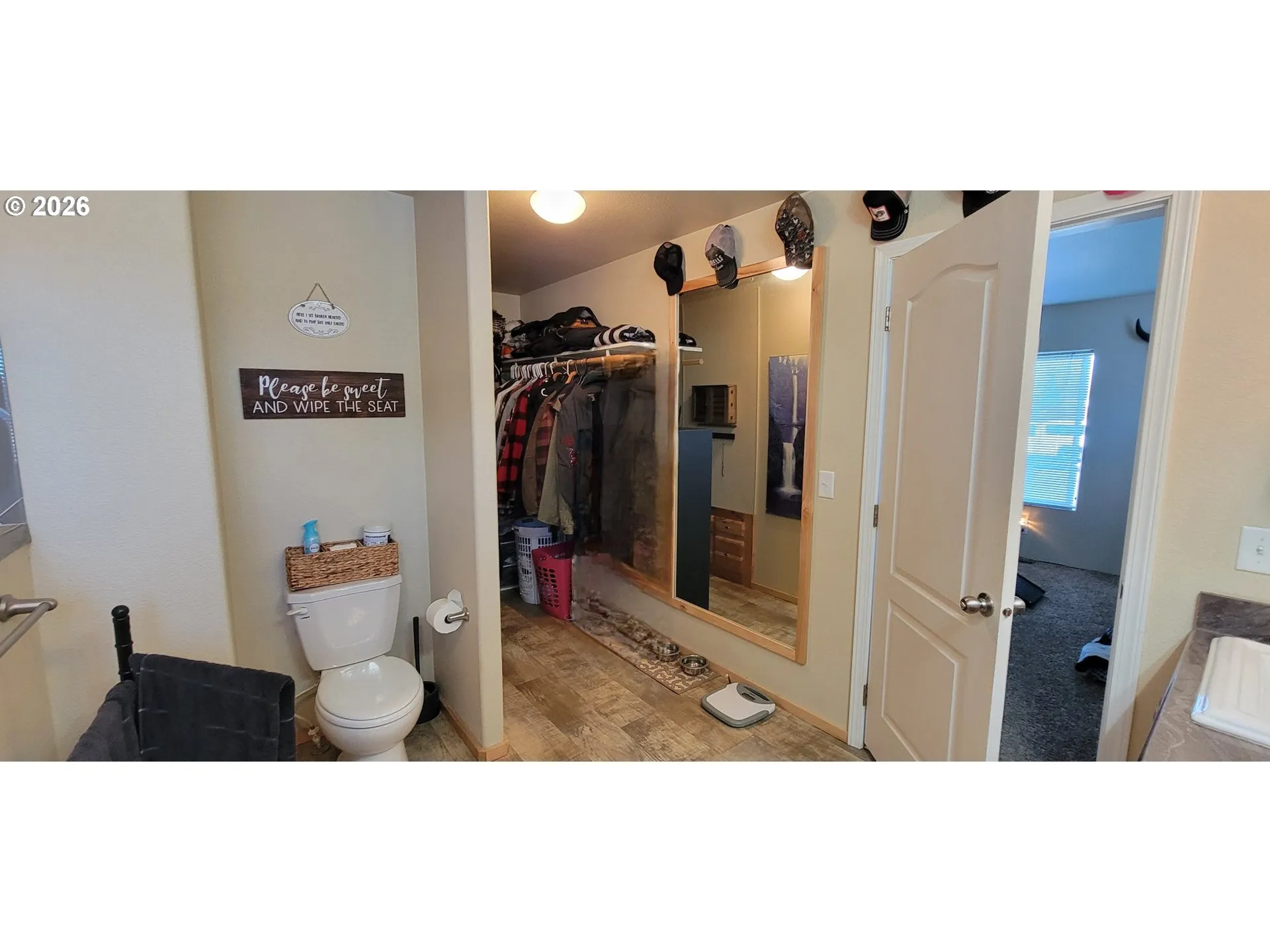 Bedroom, Primary