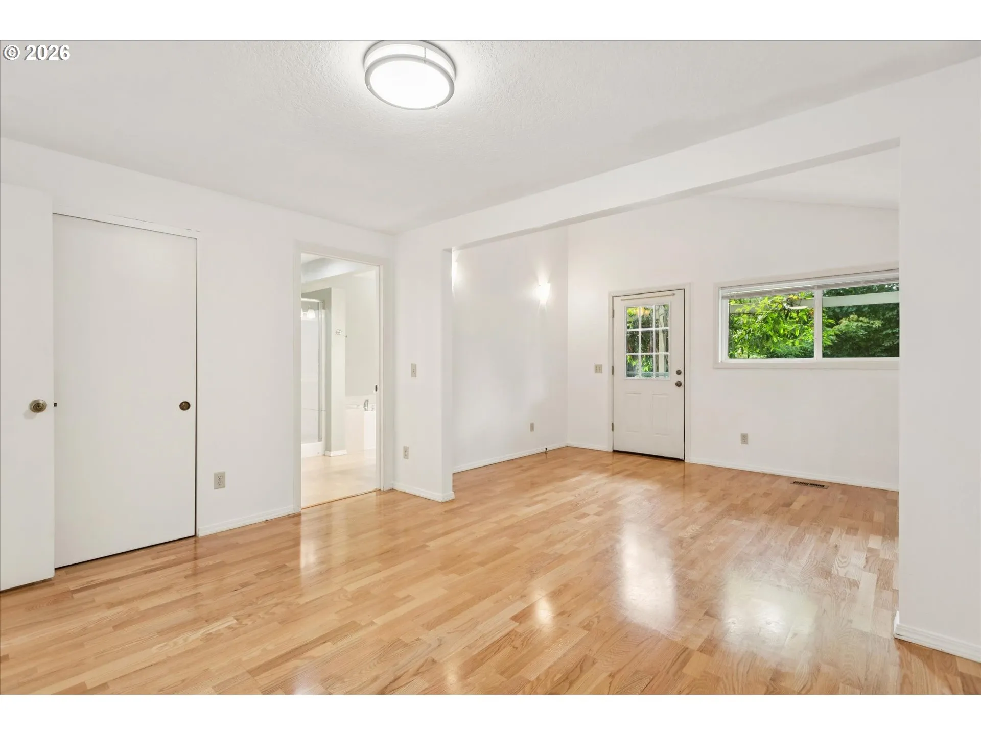 Bedroom, Primary