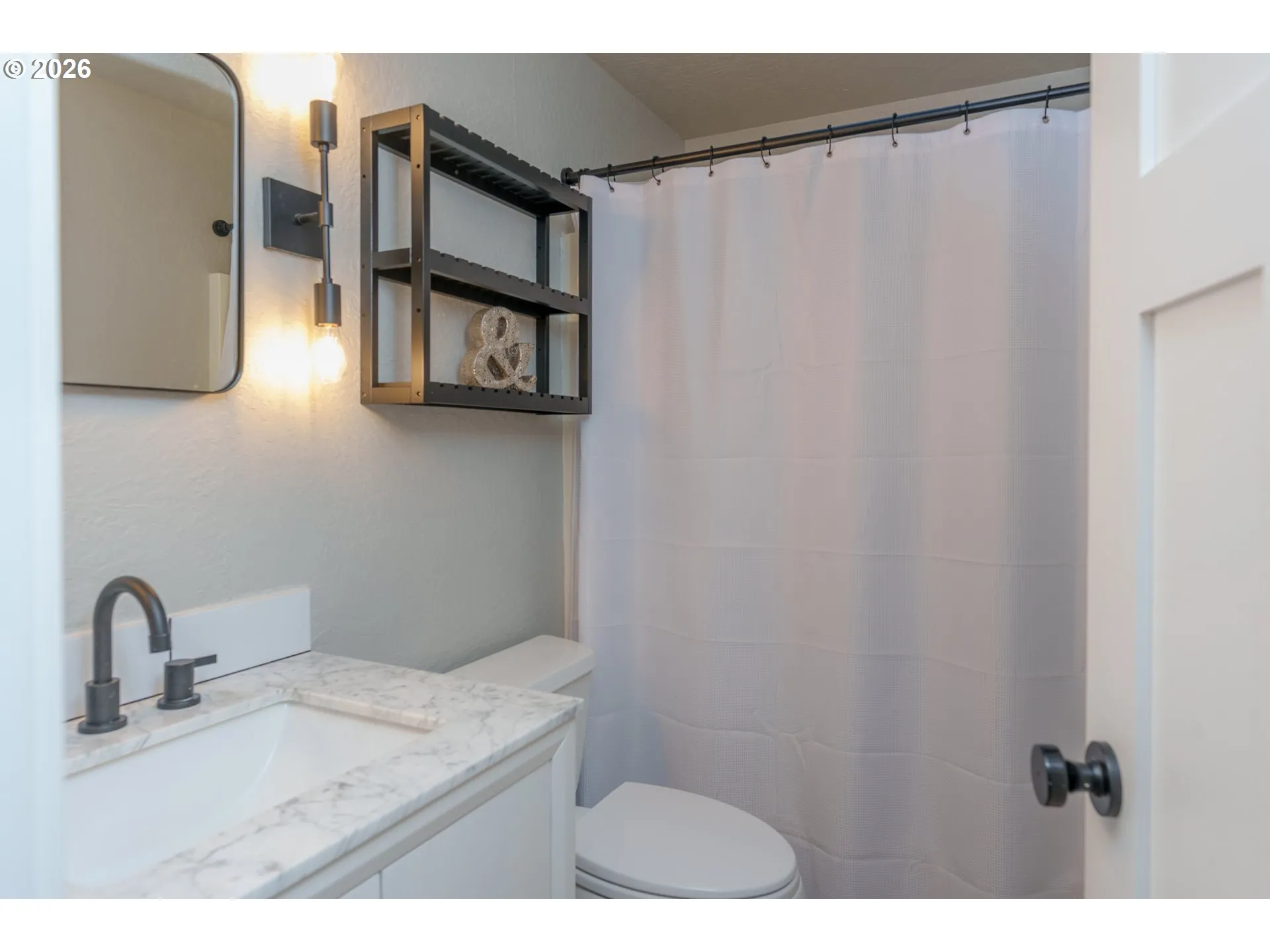 Bathroom-Upper