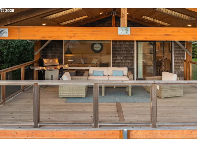 Deck-Upper