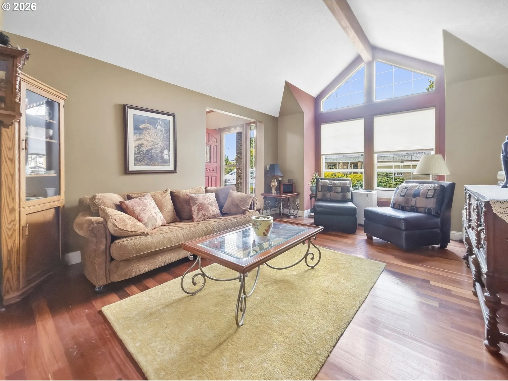 Living Room-Vaulted Ceilings
