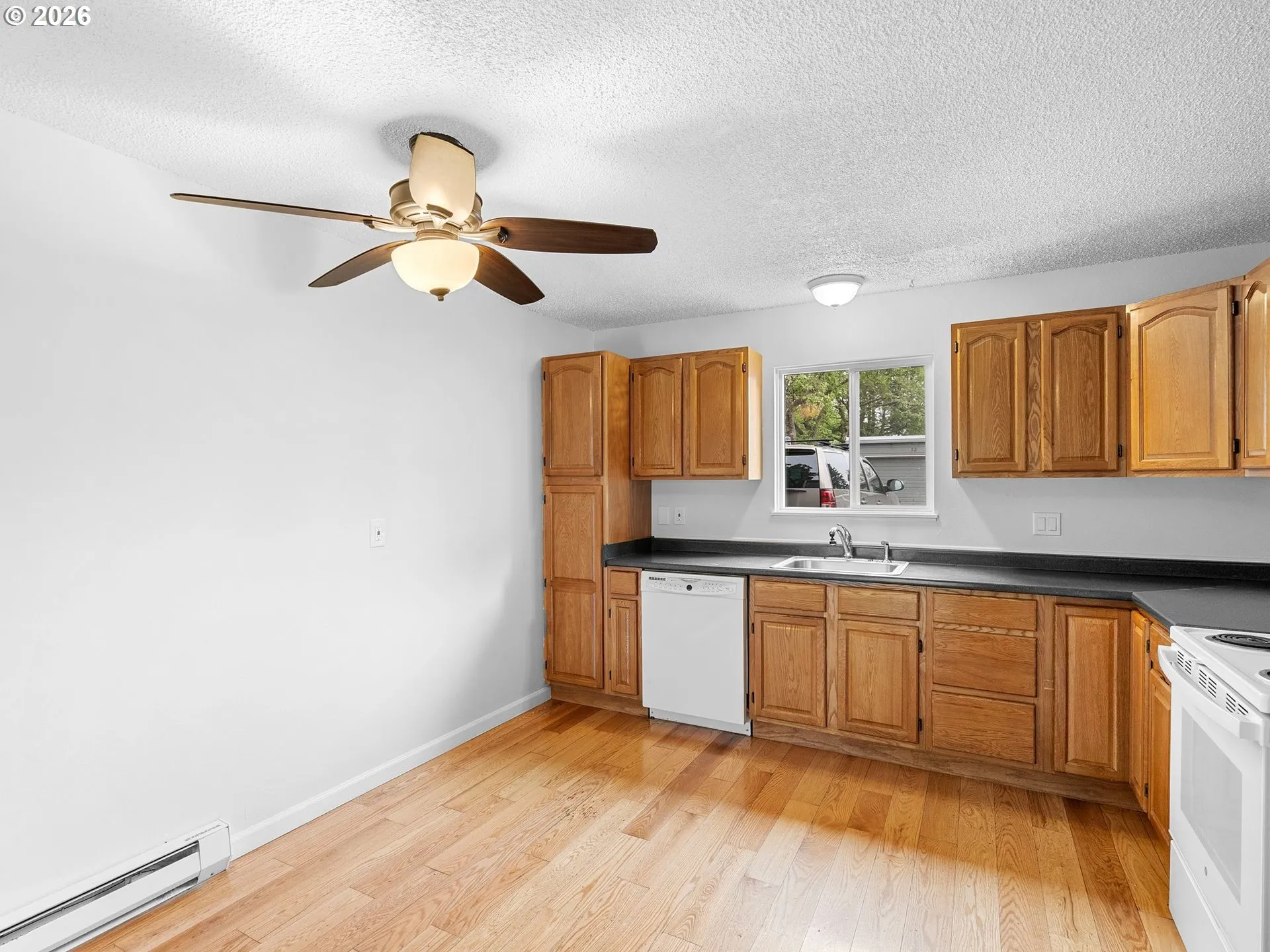 Kitchen-Ceiling Fan