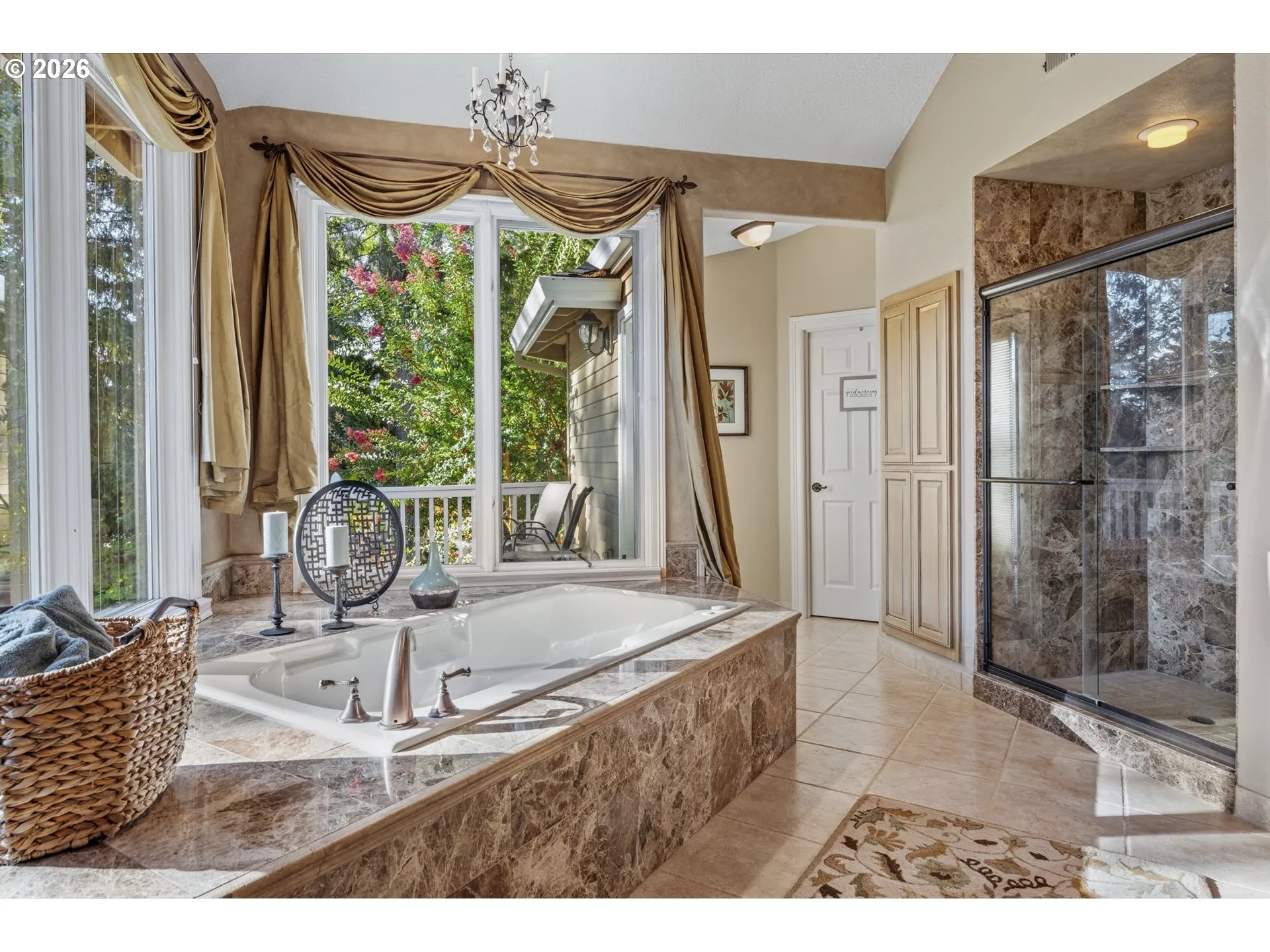 Owner's Suite Bathroom-Garden Tub