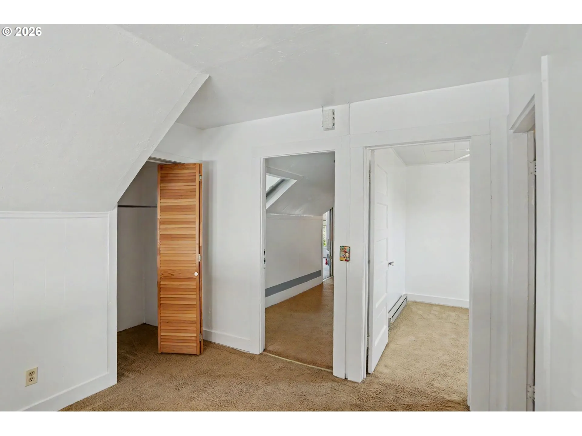 Living Room/Entrance
