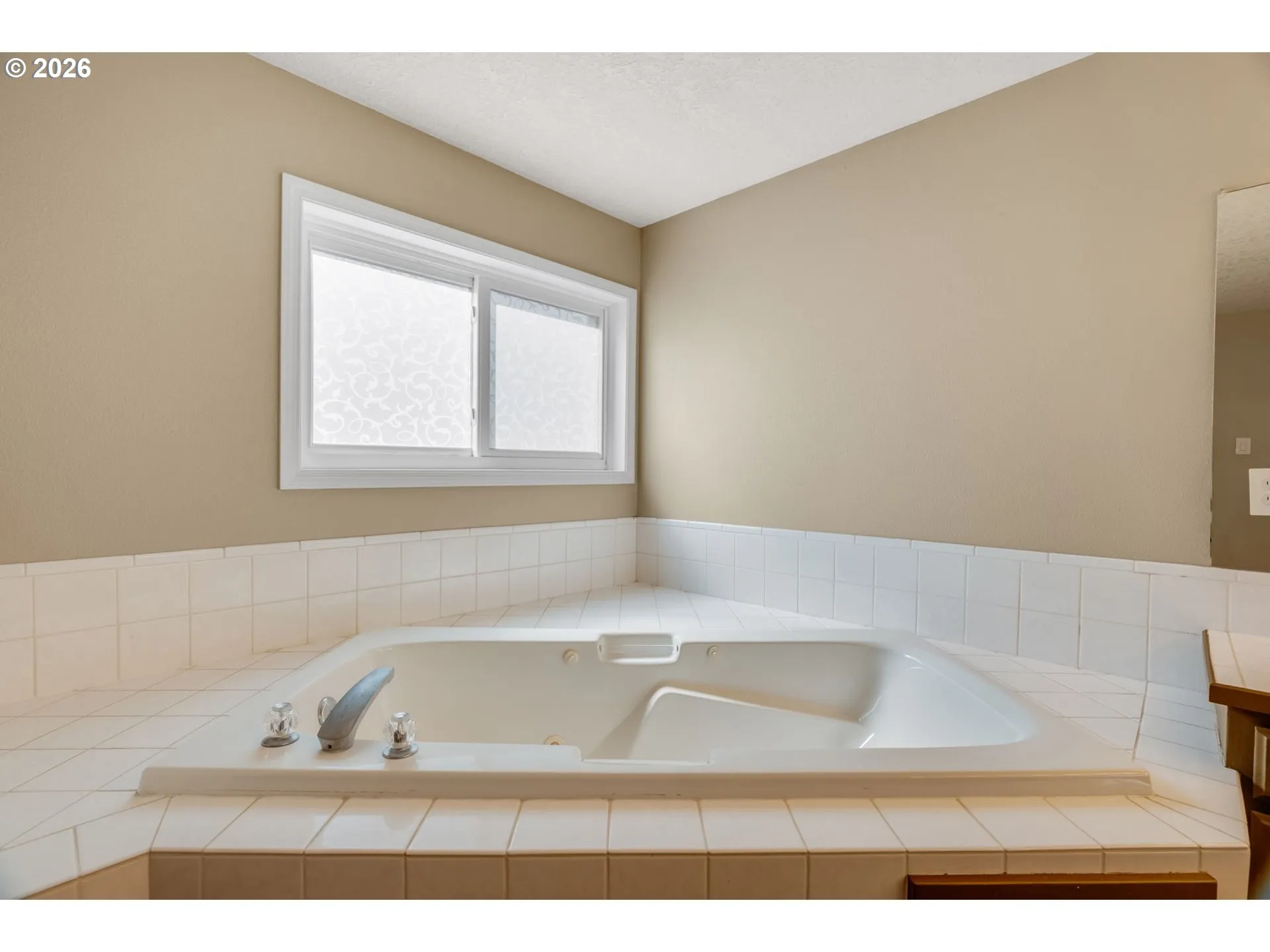 Bathroom, Attached-Garden Tub