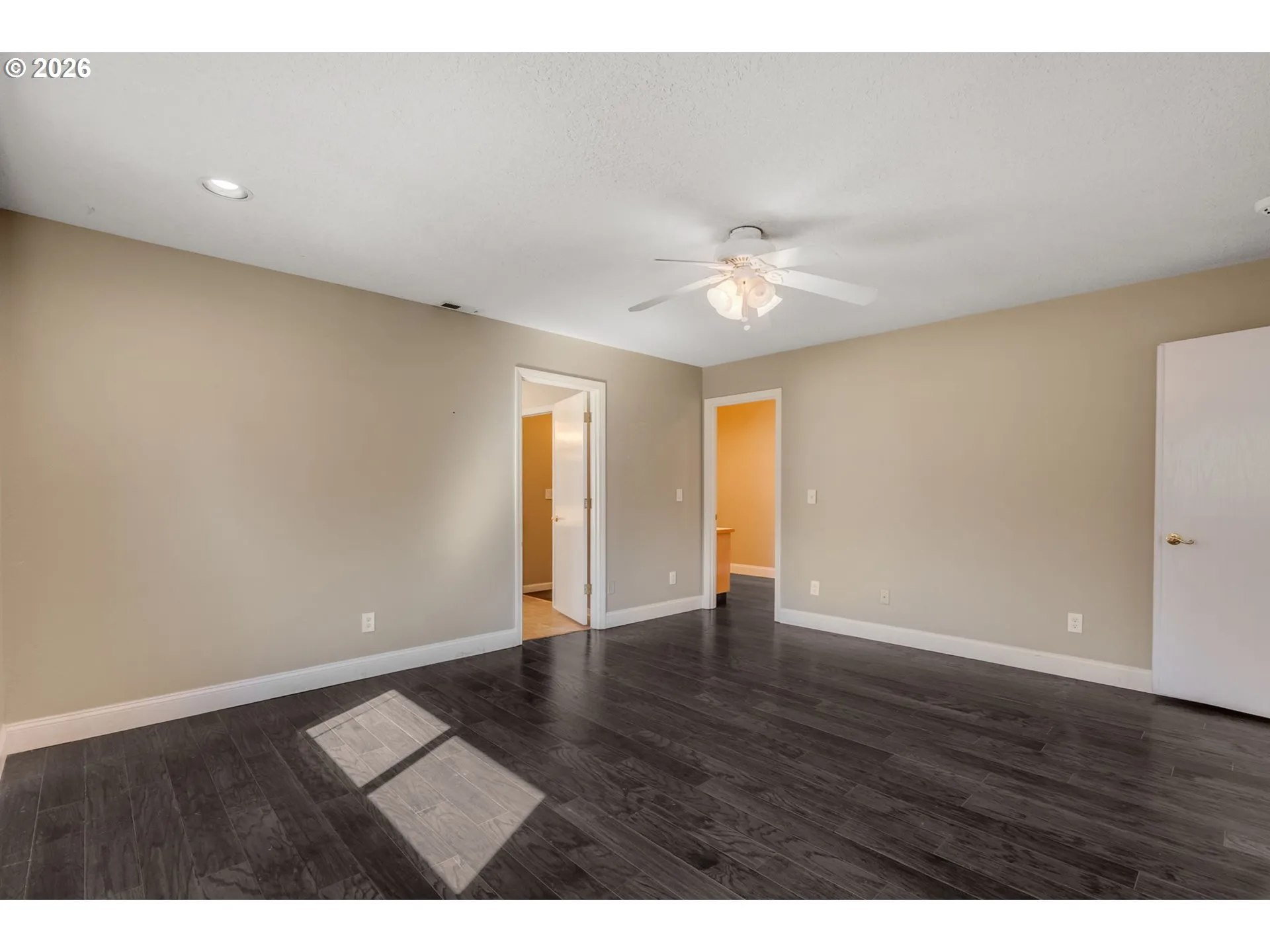 Bedroom, Primary