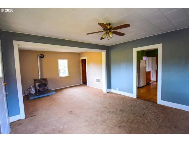 Living Room-Fireplace