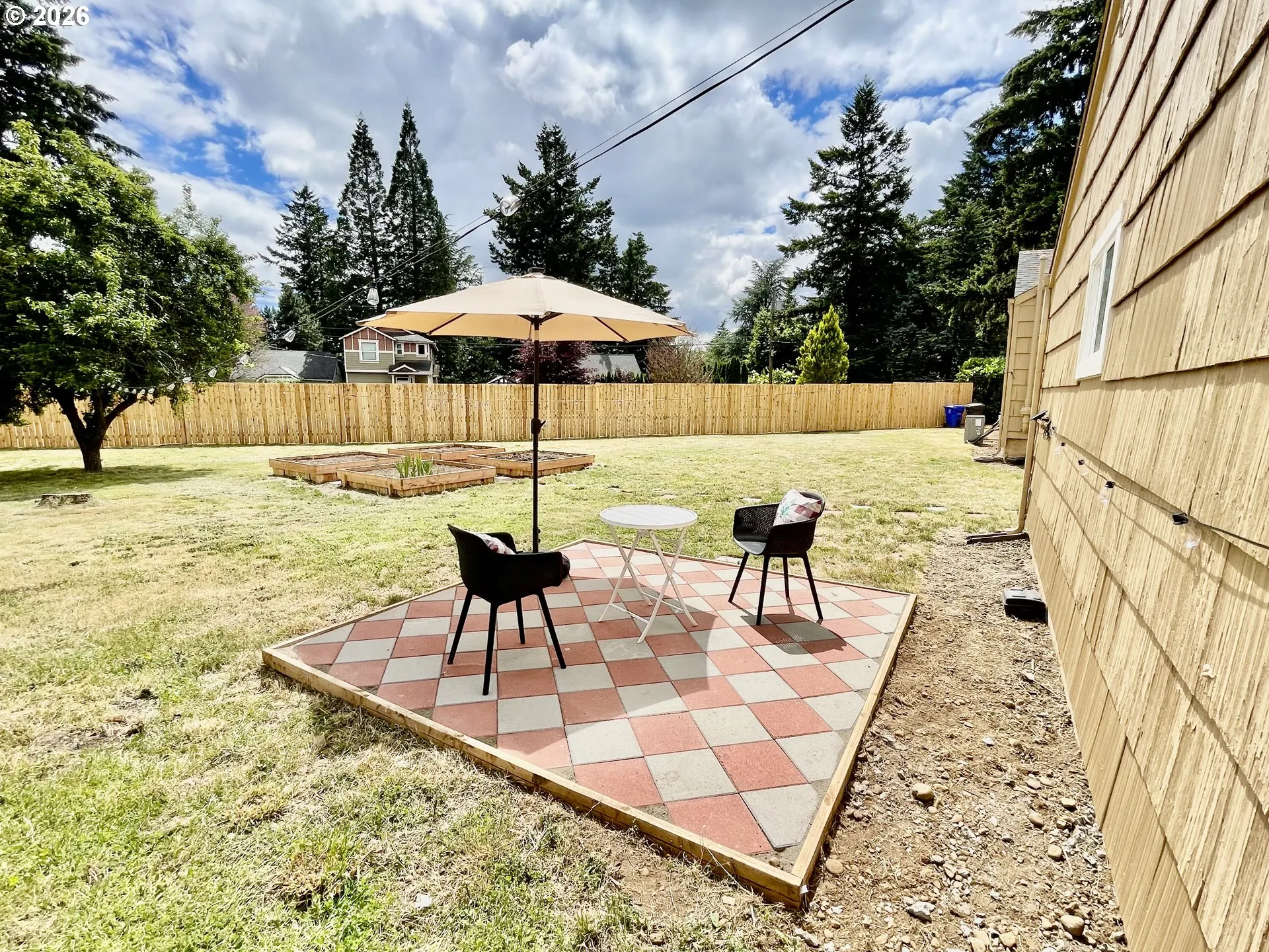 Yard-Back