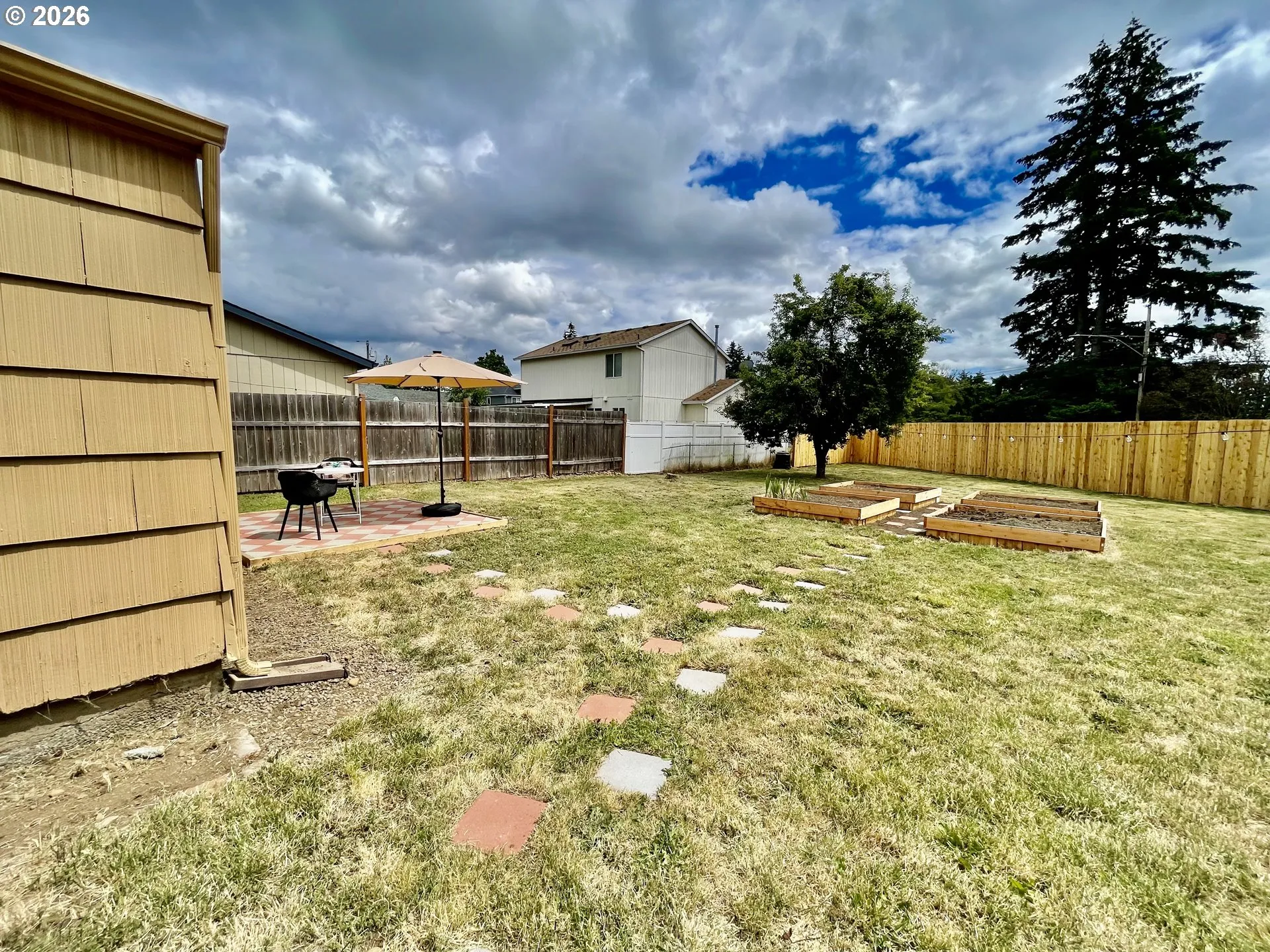 Yard-Back
