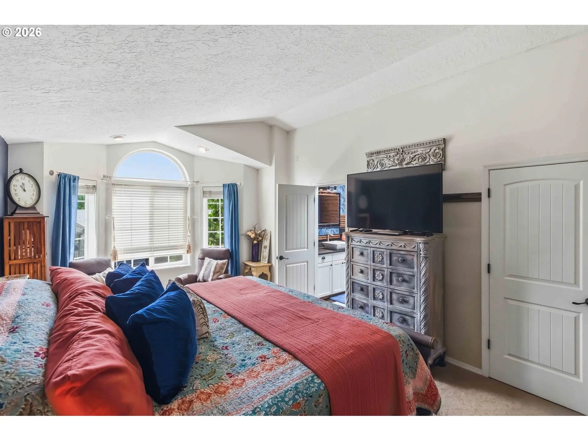 Bedroom, Primary