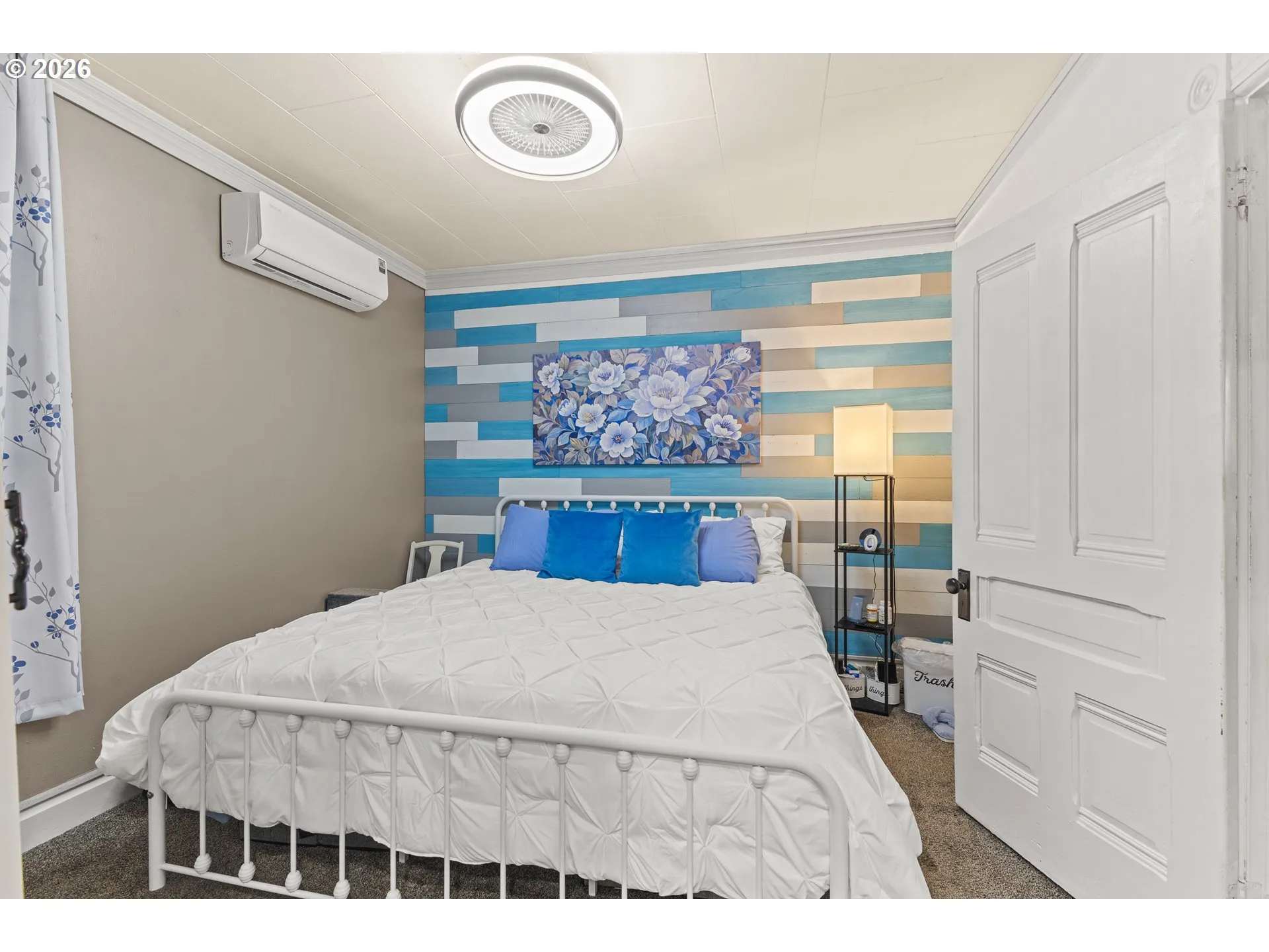 Bedroom, Primary
