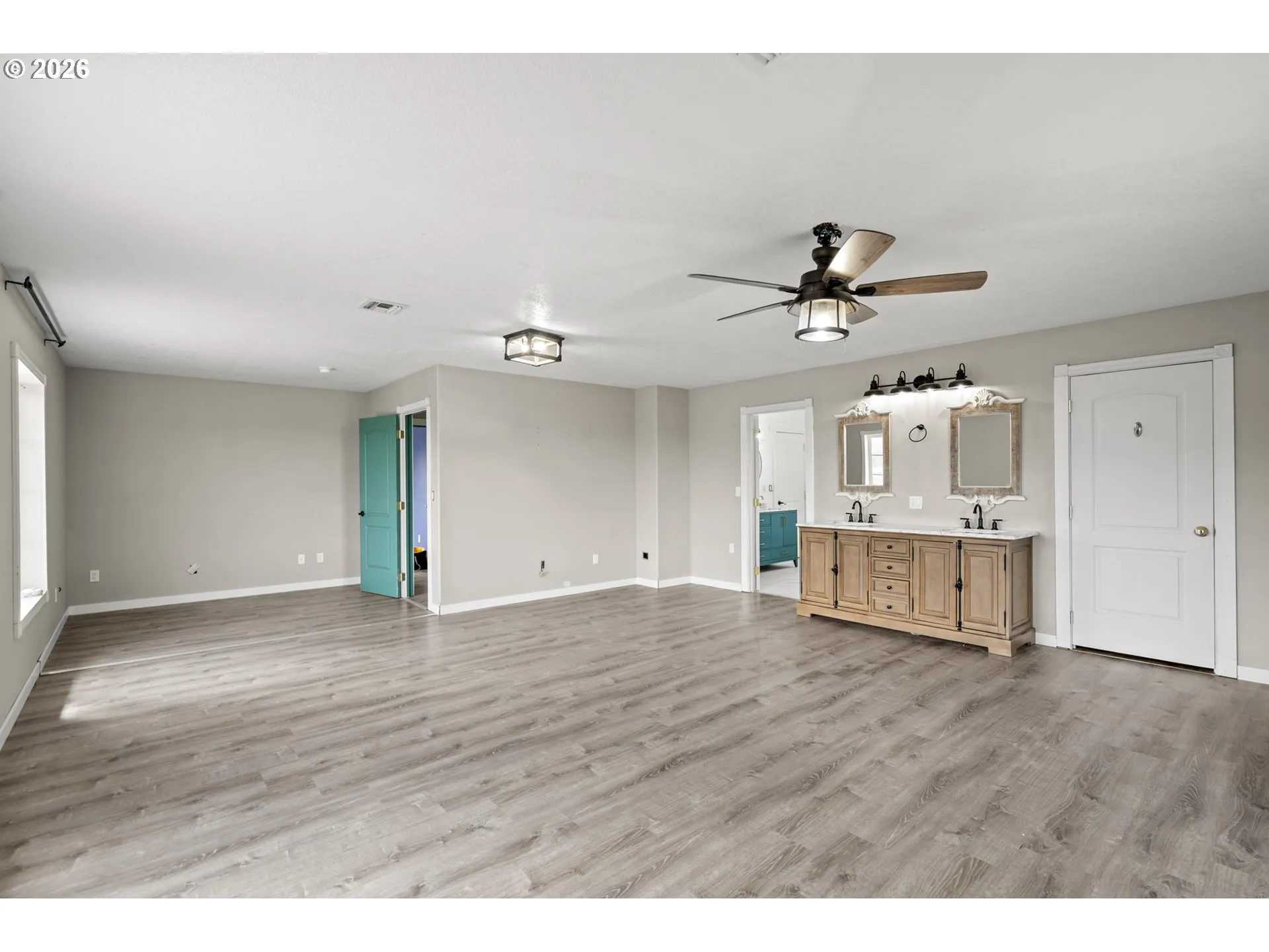 Bedroom, Primary-Upper